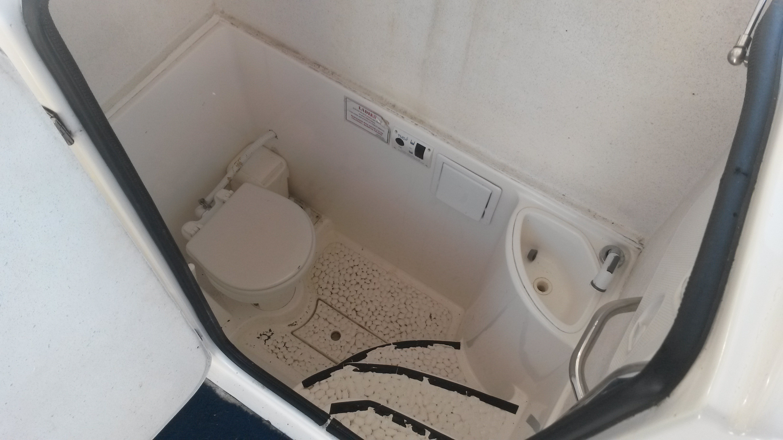 Inbuilt toilet