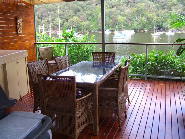 outdoor-dining-area